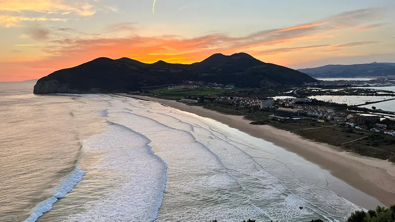 Amanece en una playa